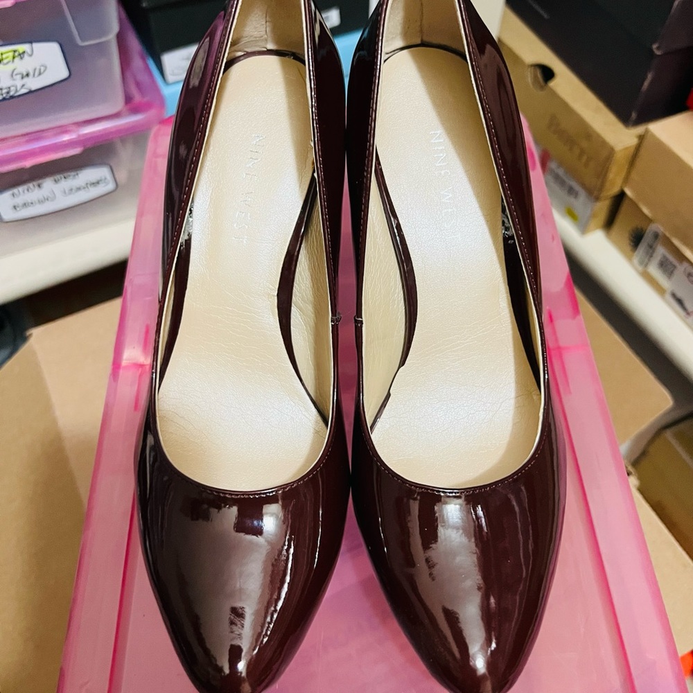 This pair features a thick, sturdy heel and sleek almond toe.